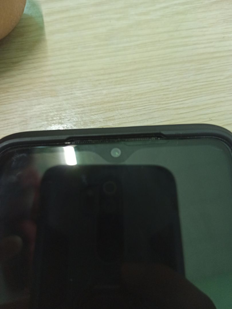 đơn hàng không đúng:
- order: 2 kính cường lực cho Xiaomi redmi note 8 pro
- nhận: 1 kính cường lực không khớp vs redme note 8 pro... (kính không cắt ngay camera giọt nước)
# mua lần một gửi đúng hàng nên chủ quan mua lần hai k kiểm tra, người nhà hok bik nên đã đi dán... 
đánh giá: quá tệ, sai sót k thể chấp nhận