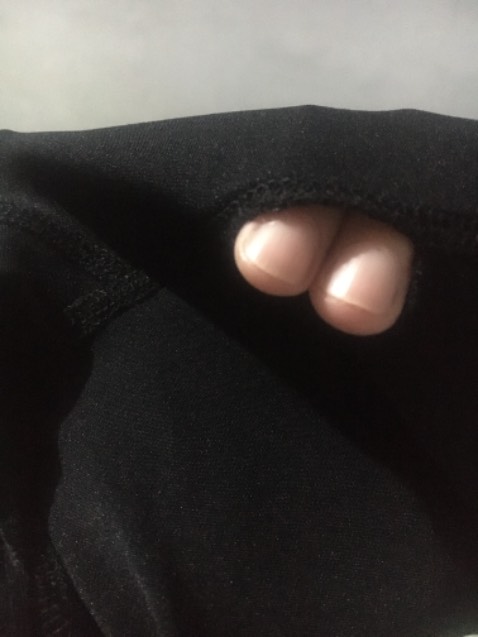 Cái gì vậy trời???! Chất liệu tốt, thoải mái, nhưng mà….. bị rách nè chời