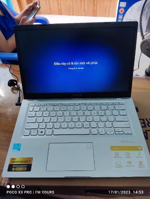 Cấu hình tốt so với tầm giá hàng chính hãng.
Bảo hành lâu dài - 2 năm chính hãng, check trực tiếp trên app My Asus.
Nguyễn Kim giao hàng nhanh, chu đáo.
Con này Ram 4gb, có thể nâng cấp vì còn trống 1 khe DDR4.