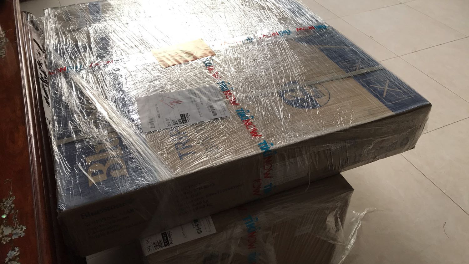 Đong gói rất kĩ, nhân viên giao lắp linh động hẹn báo lại thời gian do mình bận. 

Mở ra thì thấy bếp rất chất lượng, sẽ tiếp tục ủng hộ BlueStone nhiều sau khi mình thử sử dụng