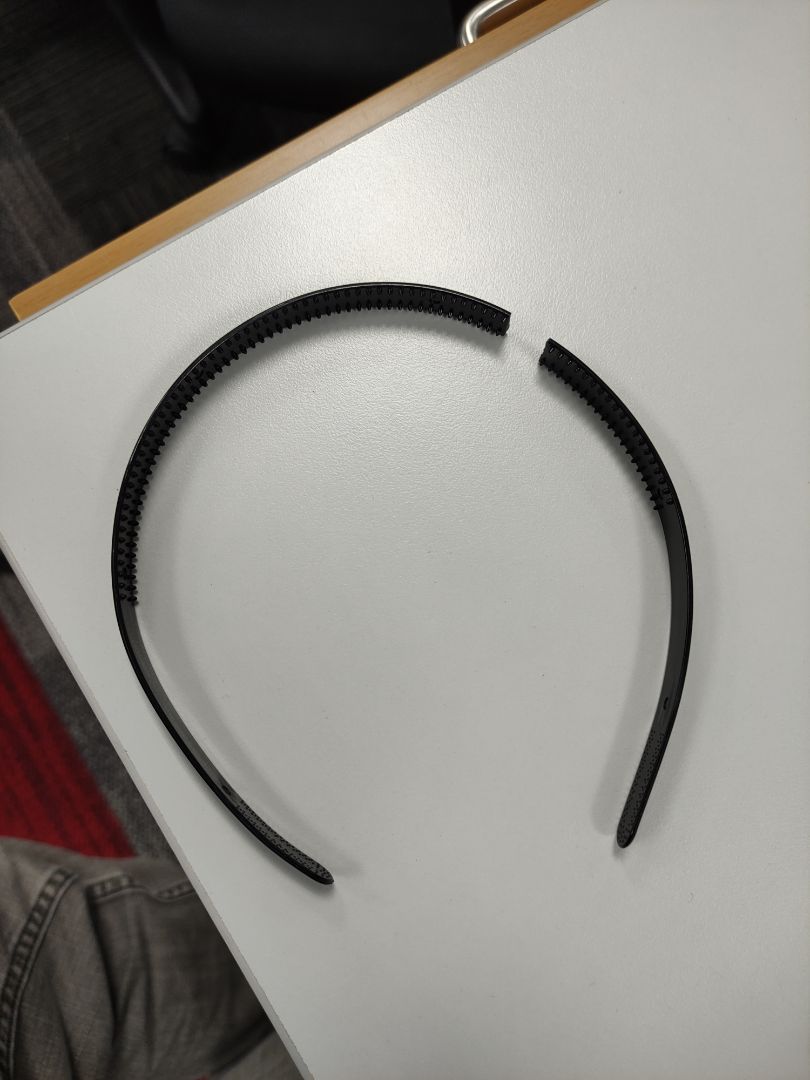 xài được 3 ngày gãy rồi. Biết là giá rẻ thì cũng ko mong đợi gì nhưng vì quảng cáo là siêu bền nên đánh giá 2*