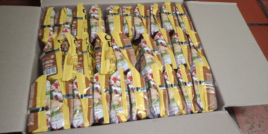 giao hàng nhanh, đóng gói sản phẩm rất kĩ lưỡng, ko được tặng Tô phở ăn rồi rất ngon ko thể chê vào đâu Cho 5 sao giao hàng nhanh, đóng gói sản phẩm rất kĩ lưỡng, ko được tặng Tô phở ăn rồi rất ngon ko thể chê vào đâu Cho 5 sao