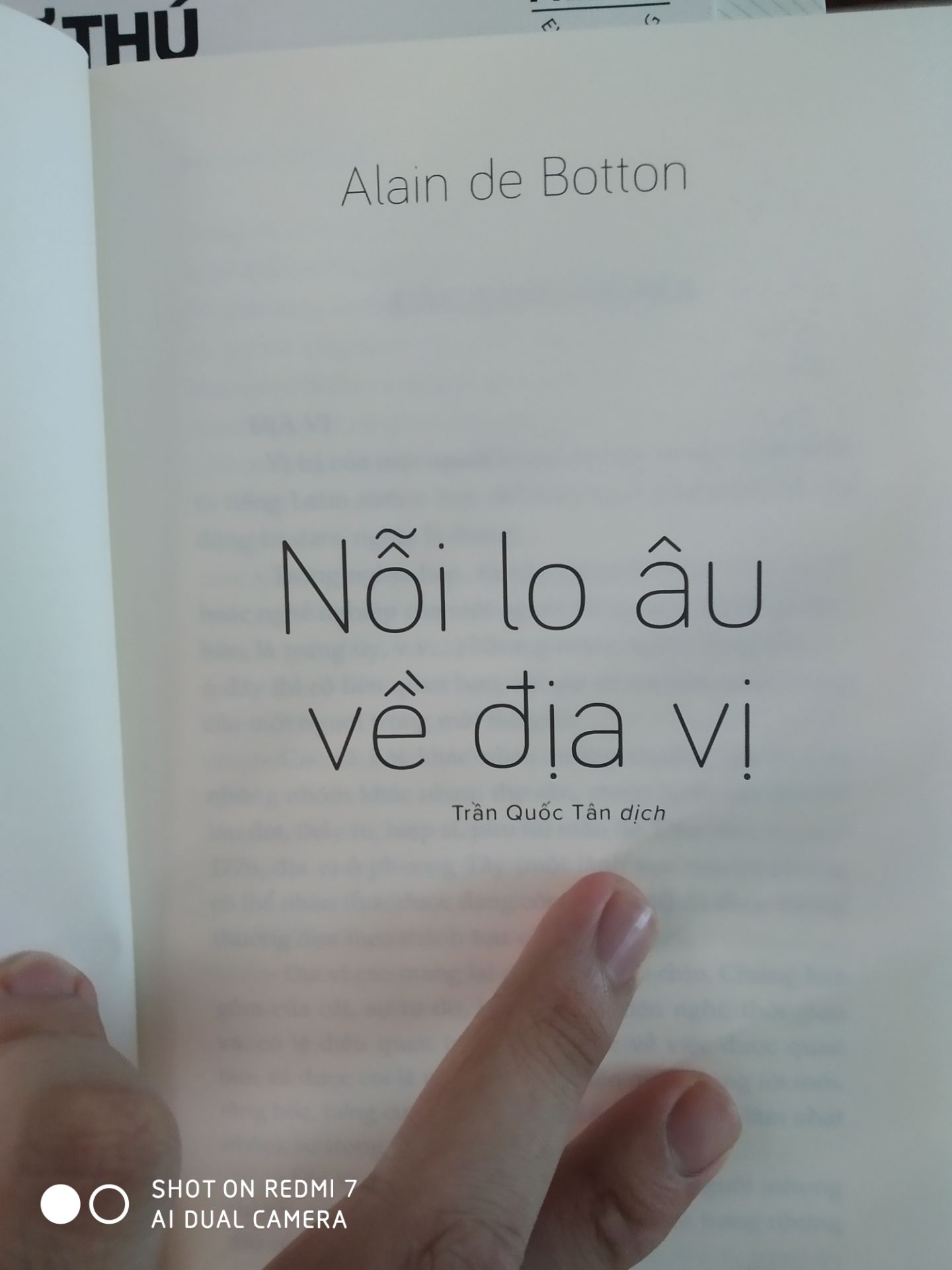 Sách này mình biết tới nhờ ted talk. Alain De Botton thì quá giỏi về triết học rồi. Các bạn có thể lên youtube search về ông. ai chưa trải đời nhiều thì đọc sách này cảm thấy an tâm hơn hẳn. nội dung thì đọc rồi biết nhen!!! nói trước là cực hay và khó hiểu với mấy bạn ít đọc về philosophy Sách này mình biết tới nhờ ted talk. Alain De Botton thì quá giỏi về triết học rồi. Các bạn có thể lên youtube search về ông. ai chưa trải đời nhiều thì đọc sách này cảm thấy an tâm hơn hẳn. nội dung thì đọc rồi biết nhen!!! nói trước là cực hay và khó hiểu với mấy bạn ít đọc về philosophy