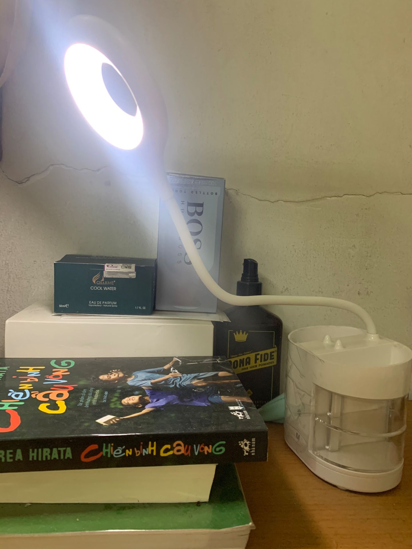 Tiện lợi vs hộp đựng bút viết, chất lượng đèn tốt, ủng hộ shop