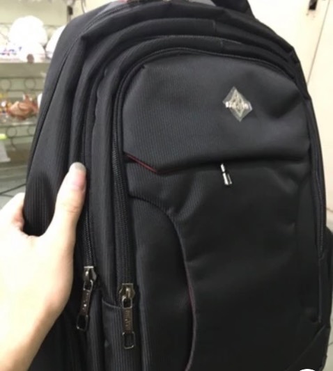 Hàng chính hãng, balo dày dặn chắc chắn, khoá kéo rất thích, shop dễ thương nhiệt tình. Xứng đáng 5 sao nha shop!