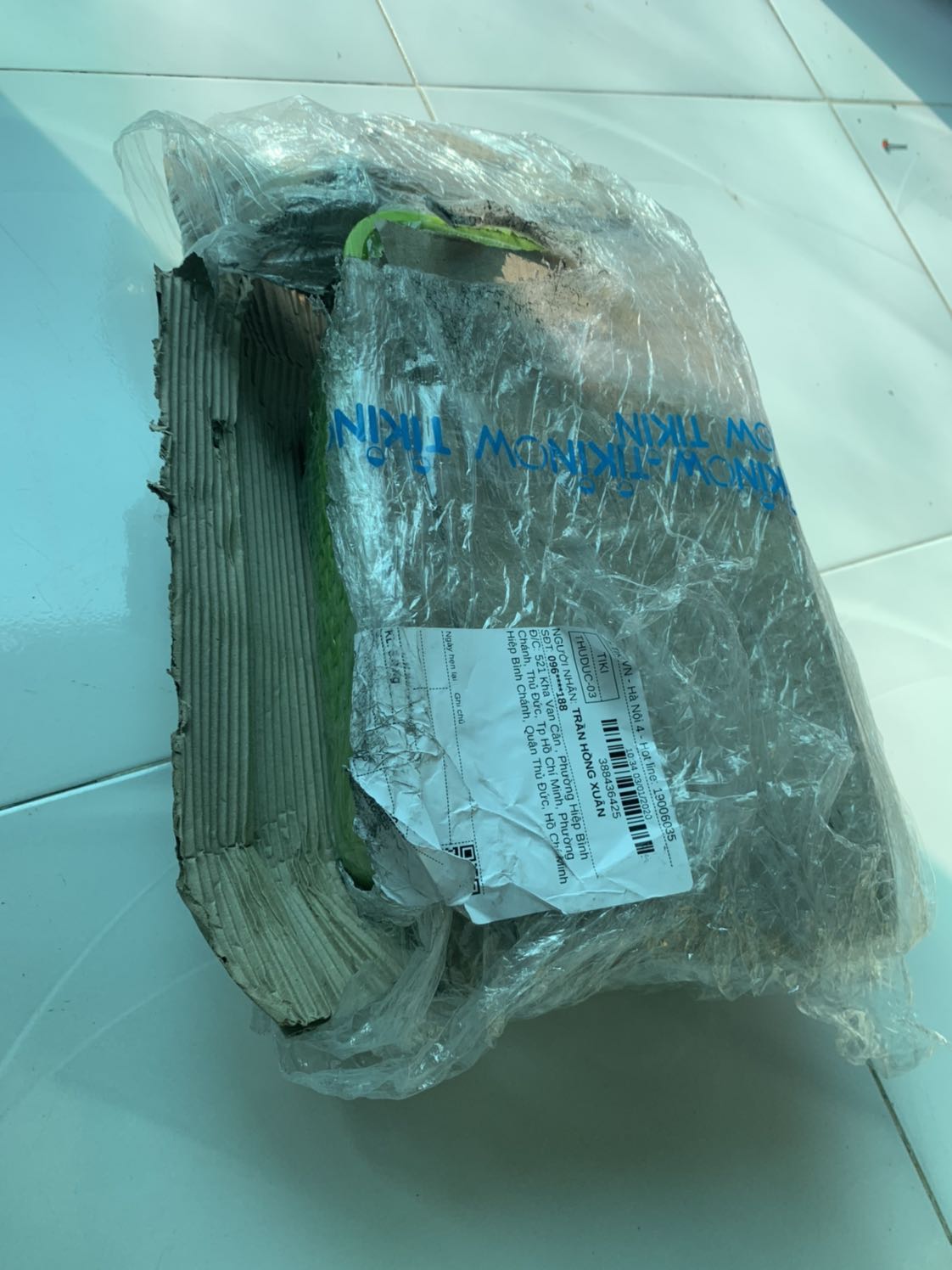 Bao bì rách rổ bị bể nhựa Tiki xem lại cách đóng gói vận chuyển , hàng chưa xài đã hư tiki xem lại cách đóng gói vận chuyển hàng như này mà cũng giao cho khách hàng được