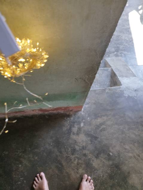 Khúc đuôi bị hư 1 2 bóng.nhưng mà nhìn chung ổn.cảm ơn shop.