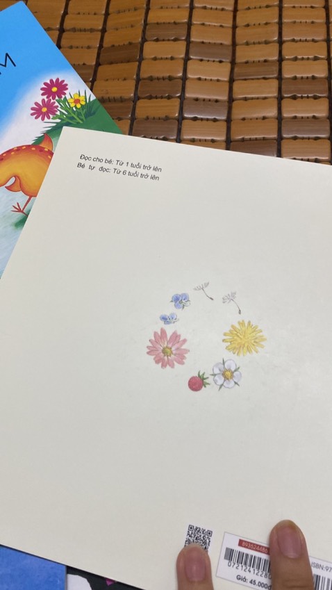 thấy nhiều mom khen bộ này nhưng cứ mua thử một cuốn trước, sách chất lượng hơn mong đợi, shop tư vấn ok