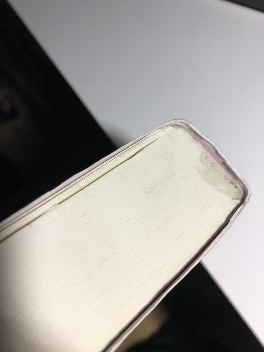 Nội dung cung cấp nhiều kiến thức thú vị (và cũng nhiều bất ngờ) về sự hình thành phát triển của ngành thức ăn nhanh, sự thống trị đế chế tỷ đô McDonald’s và tầm quan trọng đối với nền kinh tế Mỹ nói chung, các doanh nghiệp vệ tinh nói riêng (Sách này bản gốc cũng đã được xuất bản khá lâu rồi (1995)).

Nhưng hình thức sản phẩm thì hơi chán, sách hơi bẩn, lại còn bị móp (hàng của Tiki Trading). Nhưng chắc hàng giảm giá nhiều nên vậy.