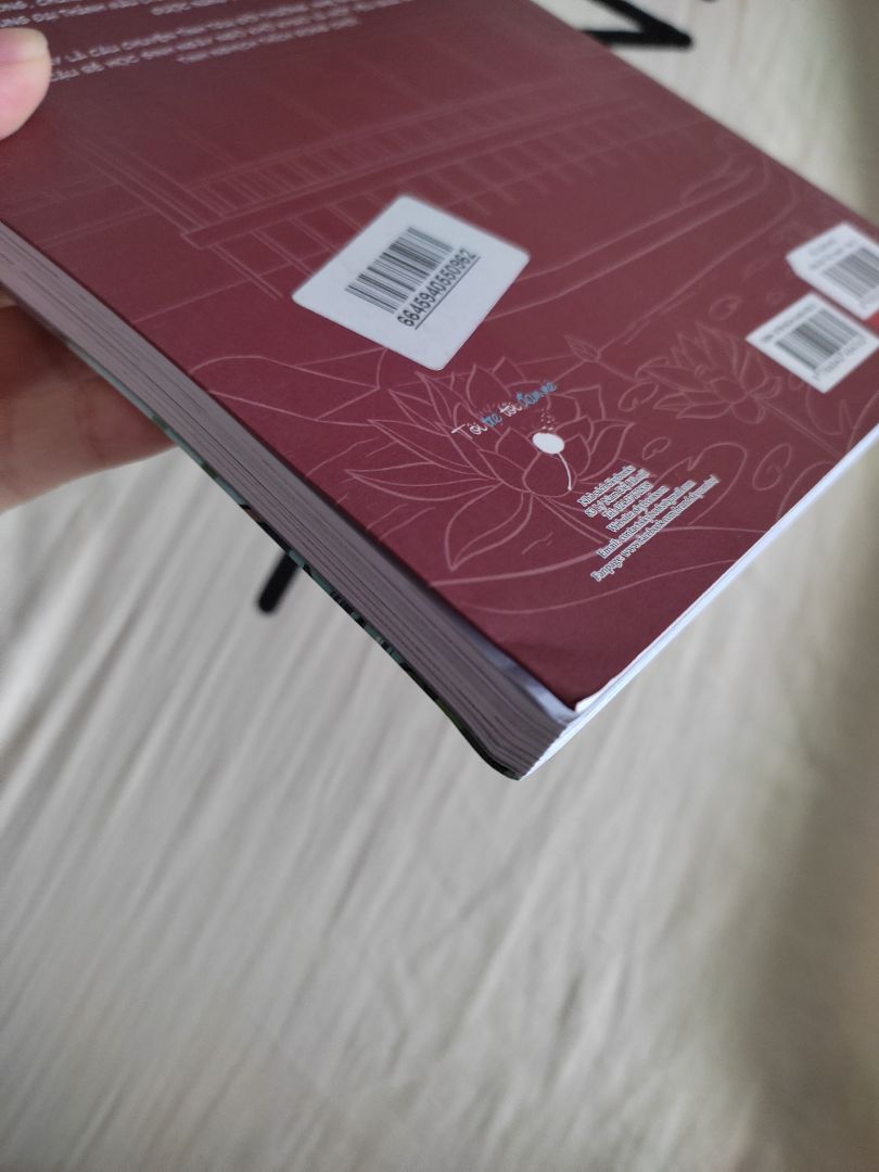 giao nhanh, giá rẻ hơn, được cái gói hàng ít có mứt dại lắm, chả thèm thêm lớp chống sốc nào :)) sách nào mua có seal thì đỡ, ko có seal thì ối dồi ôi thôi luôn ¯\_(ツ)_/¯