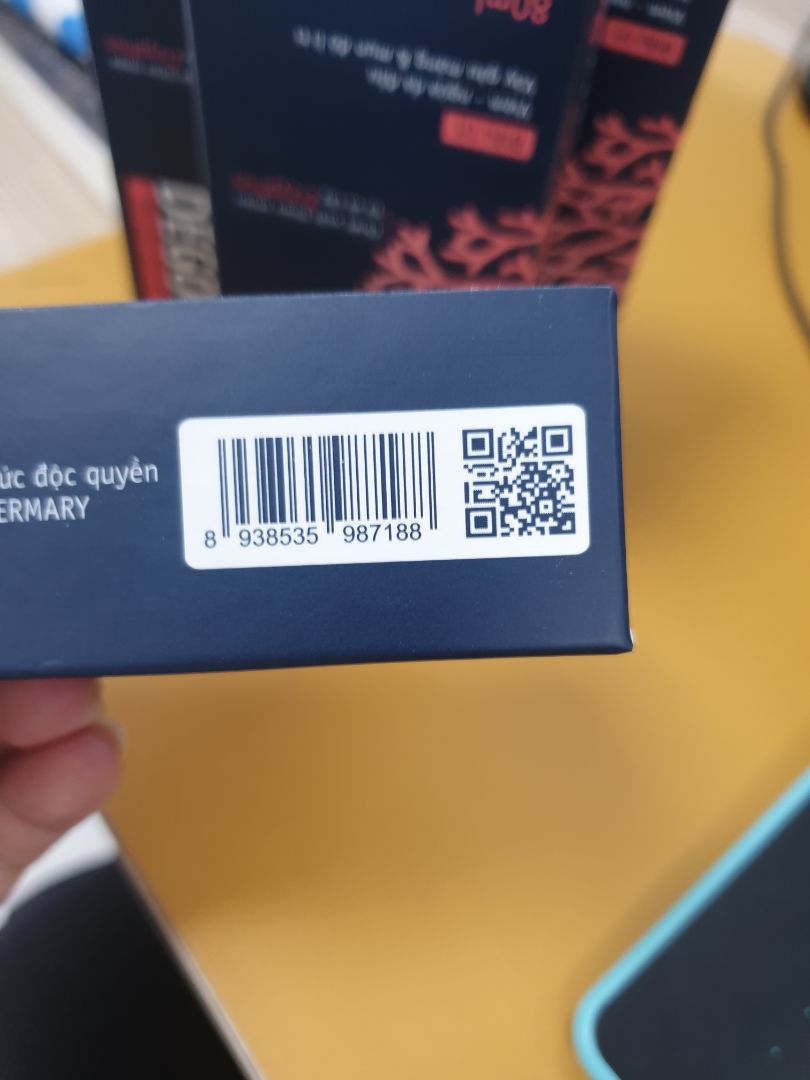 dầu gội mát da đầu, riêng với mình thì hoàn toàn hết ngứa( trước mình hơi bị sần 2 bên mai tóc gây ngứa nhưng dùng 2 lần là hết luôn) tự tin hẳn, cám ơn hãng dầu gội VN chất lượng cao. giá hơi chát nhưng xài mấy loại khác vẫn ko hết nên chắc tiền nào của đó.