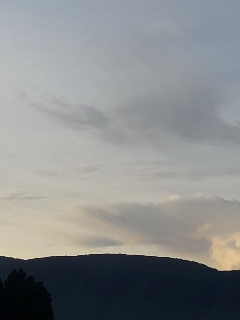 Sách dày, đẹp, song ngữ dễ hiểu