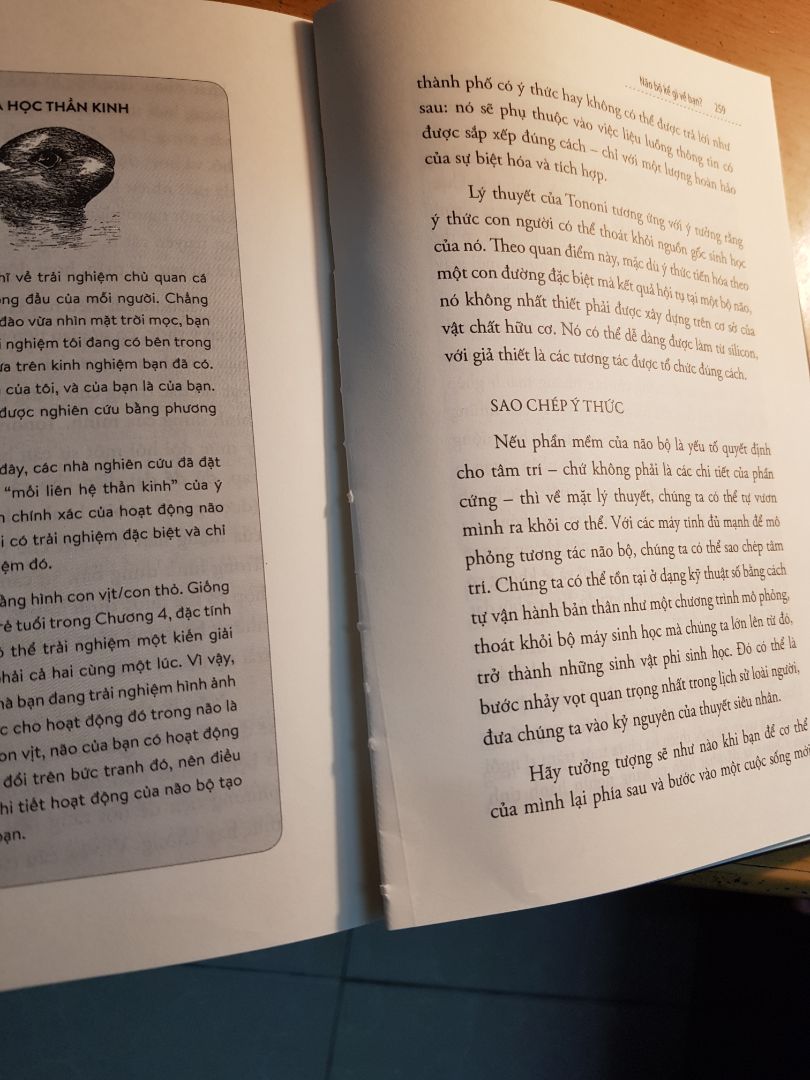 Mình nhận quyển này bị rách chút, chắc do vận chuyển. Nhưng lần trước mua quyển Não bộ kể gì về bạn, đọc mấy hôm bị bong chỉ ở giữa. Hy vọng những lần sau chất lượng sẽ tốt hơn. Cảm ơn Tiki!