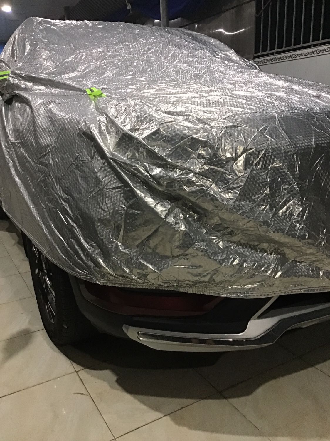 Kiểu đẹp. nhưng hơi ngắn ở phần phía trước khi sử dụng suv 5 chỗ.
Chất liệu quá kém( bợt). mới mà đã bị rách