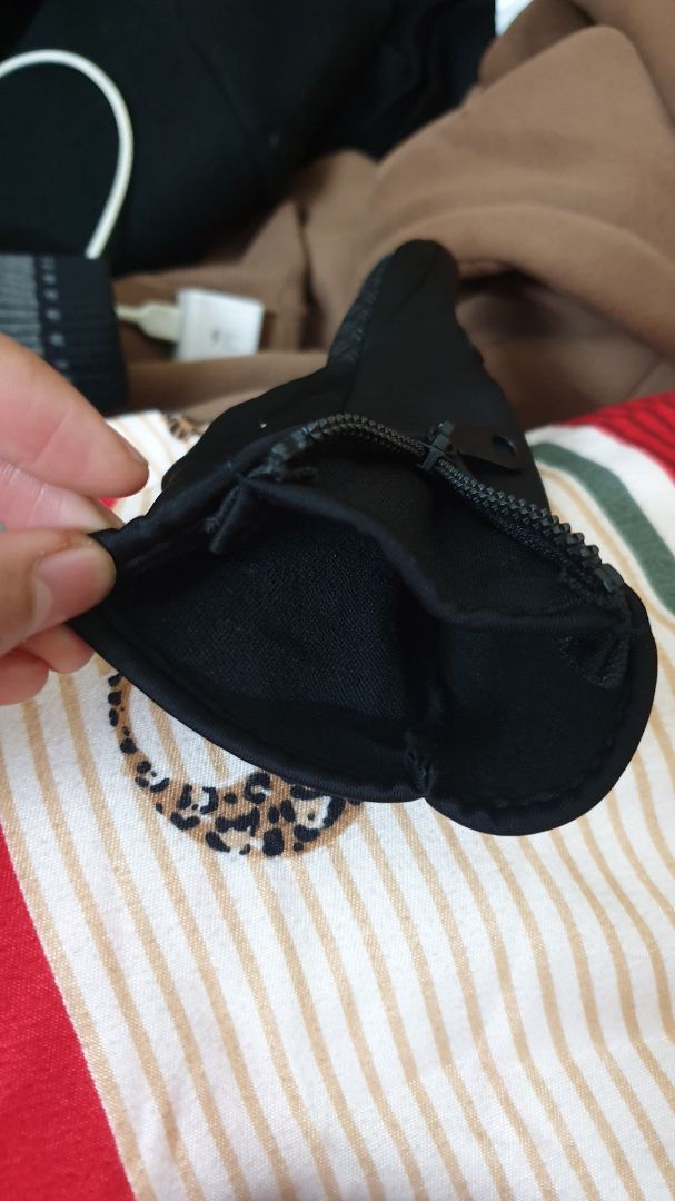 vải mỏng tanh, chỉ có thể đi trong thời tiết bình thường, ko chống đc nước, không chống gió, đi mưa mùa đông lạnh cực kỳ buốt tay, quảng cáo chỉ là quảng cáo vải mỏng tanh, chỉ có thể đi trong thời tiết bình thường, ko chống đc nước, không chống gió, đi mưa mùa đông lạnh cực kỳ buốt tay, quảng cáo chỉ là quảng cáo