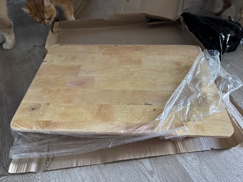 Bán hàng tệ, không đúng hình ảnh quảng cáo. Hàng giao bị gẫy thanh ngang ở 1 bên chân. Chân rung rinh, tất cả các cạnh đều sắc bén, gồ ghề.  Hoàn toàn khác hình, khách hàng tin mua, rốt cuộc mất thời gian chờ, mất niềm tin…