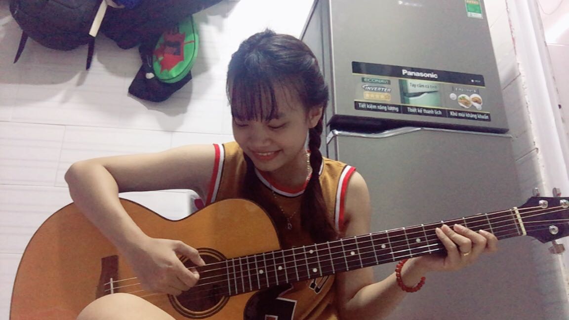 Guitar đẹp lắm ạ. Chất lượng tuyệt vời. Rất hài lòng