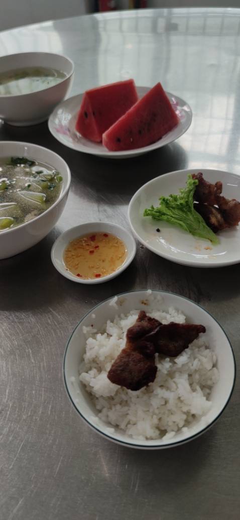 [TB] Gọi nội mạng chỉ 100đ/phút, với 5.000đ/ngày có 50 phút gọi nội mạng sử dụng đến 24h. Đăng ký tại https://vt.viettelpay.vn/mpndt5 hoặc soạn MP5X gửi 109. Chi tiết LH 198 (0đ).