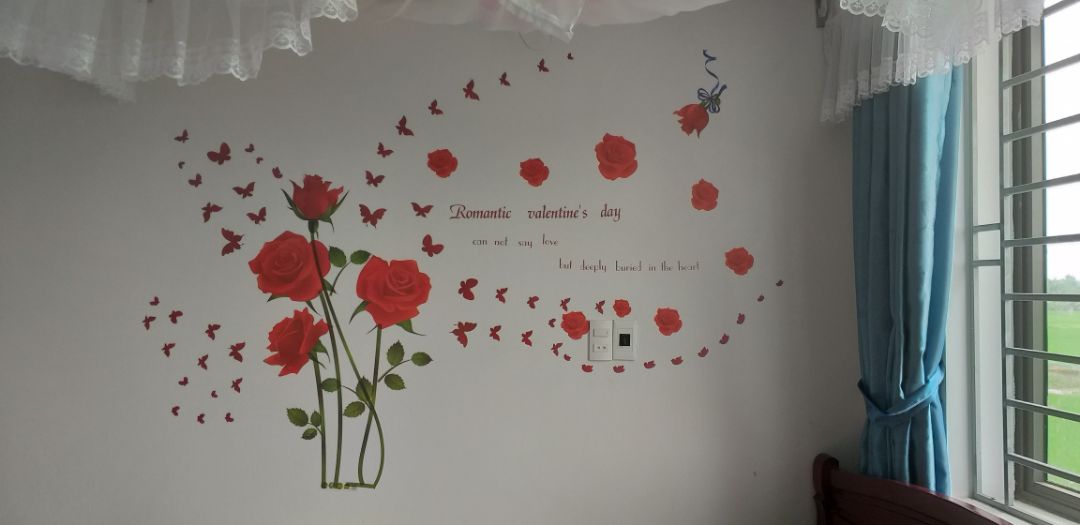 đẹp tuyệt, bên ngoài hình to hơn trong ảnh. dễ dán. ko biết đc bền ko thui.