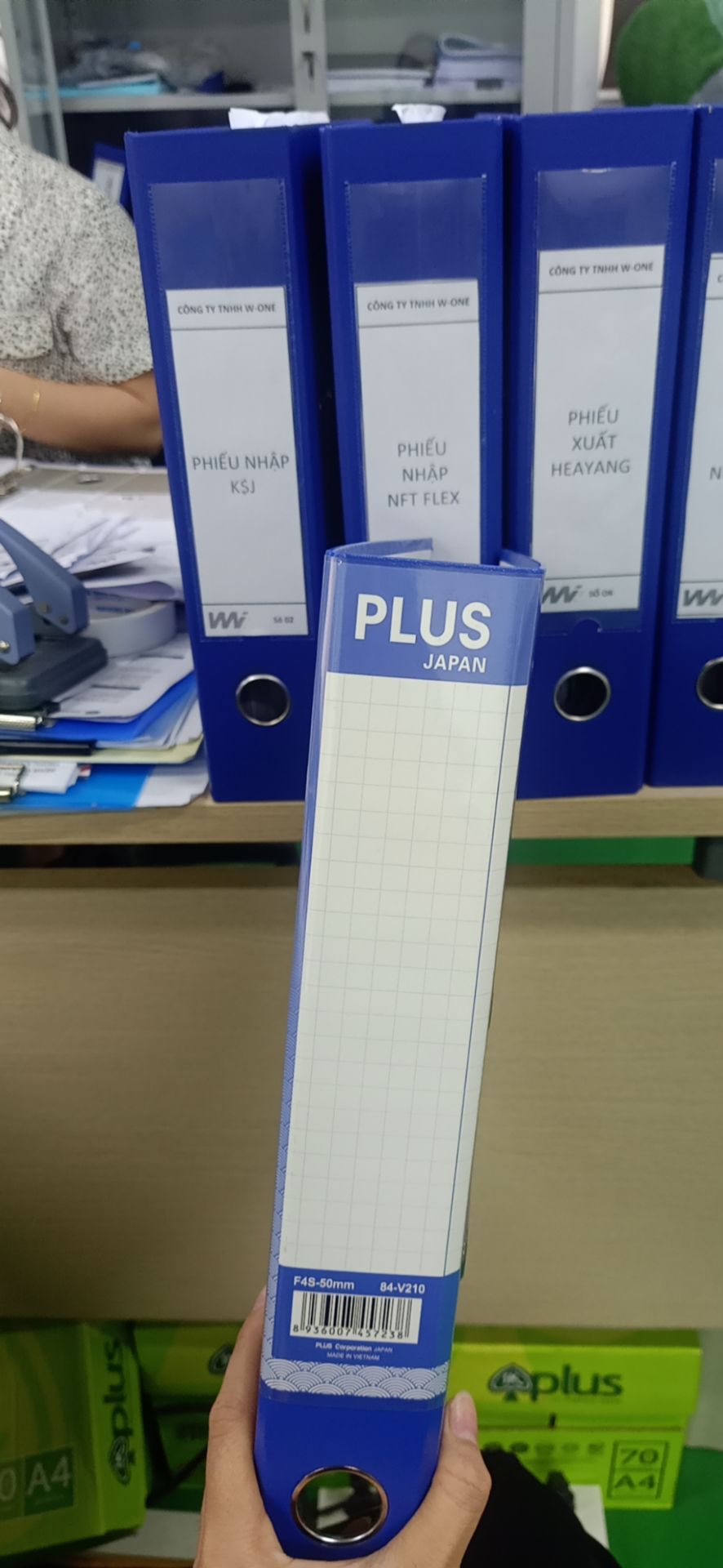 cần mua gấp bút này. shop liên hệ lại em với ***



[TB] Cập nhật ứng dụng My Viettel phiên bản mới nhất để kiểm soát tiền cước, tra cứu khuyến mại, đăng ký gói data, nhận voucher ưu đãi Viettel++ và nhận 500MB lưu lượng data miễn phí. Truy cập https://myvt.page.link/upgrade để cập nhật. Ưu đãi 500MB được cộng trong 48h, hạn sử dụng trong 7 ngày. Chi tiết LH 198 (0đ). Trân trọng.