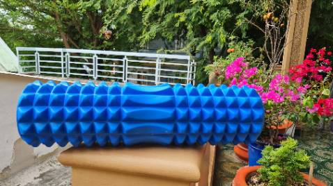 Chất liệu mềm vừa phải, độ dài phù hợp để lăm massage chân.
Sử dụng sau 1 ngày mệt mỏi hoặc sau tập thể dục rất đã cho bắp chân, đùi và cả lưng. Lúc đầu ko quen thấy hơi đau xíu, nhưng sdung xong thấy rất tốtt nhé.
Ship giao hàng nhanh nữa