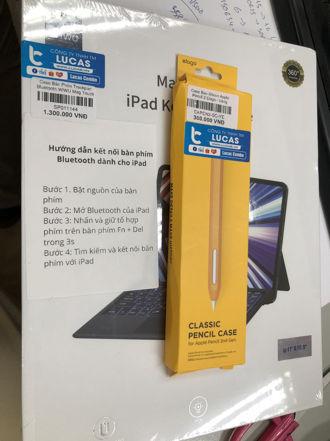 Bàn phím xài ổn, chắc chắn.
Kết hợp cùng ipad pro thì ko khác gì laptop, chỉ khác HĐH