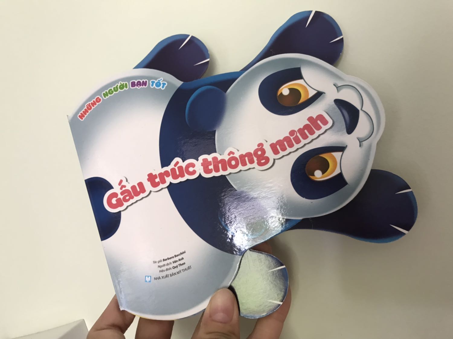 Giấy dày đẹp, nội dung đơn giản. Note là sách ít trang, hình minh hoạ ít phong phú nên bé đọc nhanh chán.