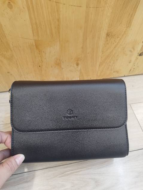 Túi đẹp lắm ạ ! Màu đen rất dễ phối đồ.. chất da rất mền .và đường chỉ may rất chắc chắn nữa ..thank shop nhìu ..