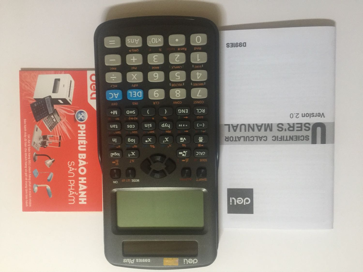 Hàng chính hãng, có tem bảo hành. 
Chất lượng quá tốt so với tầm giá. 
Tính năng tương tự như các casio fx-570, vinacal fx-570.
Thiết kế đẹp, bền (có thêm tấm pin năng lượng mặt trời) nhưng các nút bấm không có cảm giác bấm như các dòng máy khác