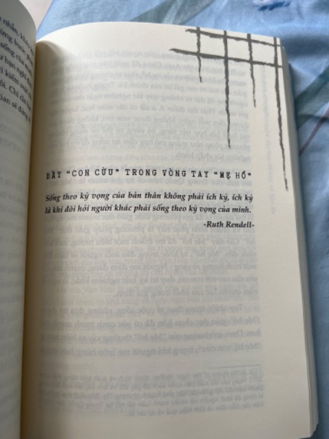 Mua trên Tiki lúc nào giá cũng rẻ, đóng gói cẩn thận. Mình mới đọc vài trang, thấy khá hay và giống đời thực.