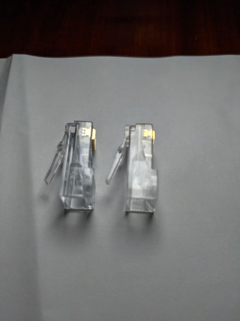 Hàng tốt, mẫu quốc tế box tiếng anh khá chỉnh chu, so với bản nội địa TQ mã TD1013c chữ tenda sắc sảo hơn, nhựa trong hơn và chân đồng dài to hơn, đặc biệt có mạ vàng ánh kim chống oxy hoá.