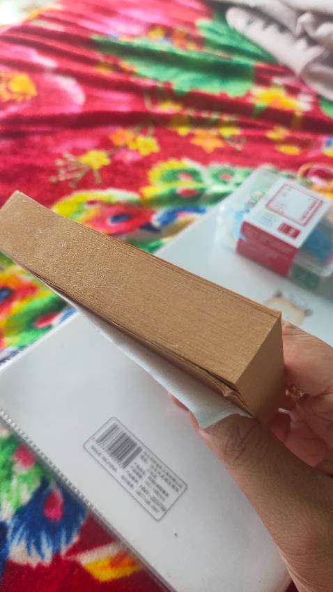 Giấy có độ nhám tốt, viết êm, keo bám tốt. Phí vận chuyển hơi caoo,