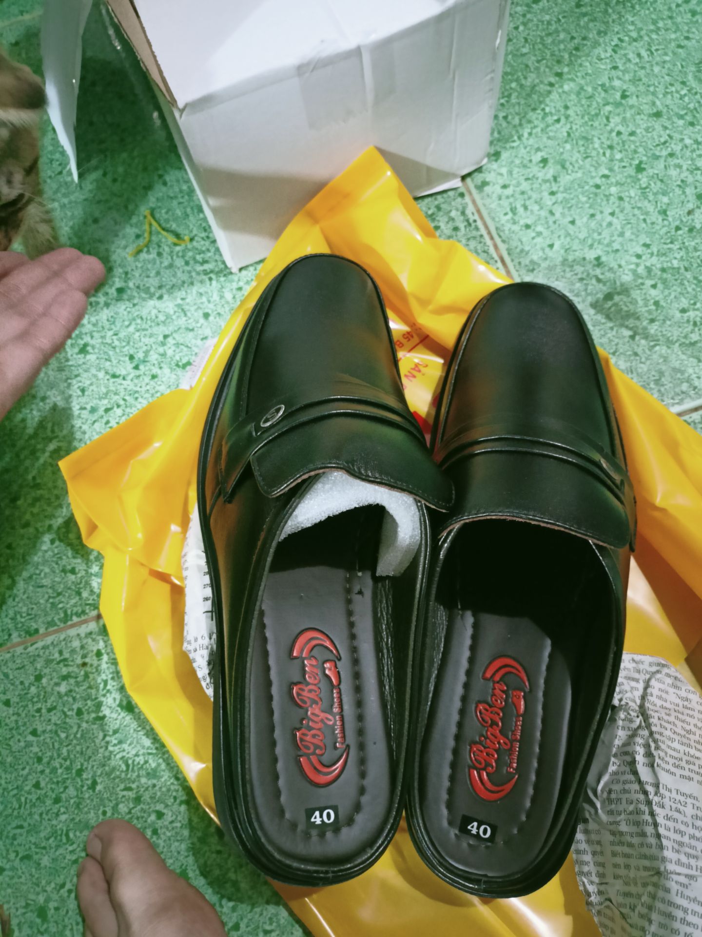 nhận được hàng đóng gói chắc chắn. hàng đẹp, vừa chân. rất hài lòng