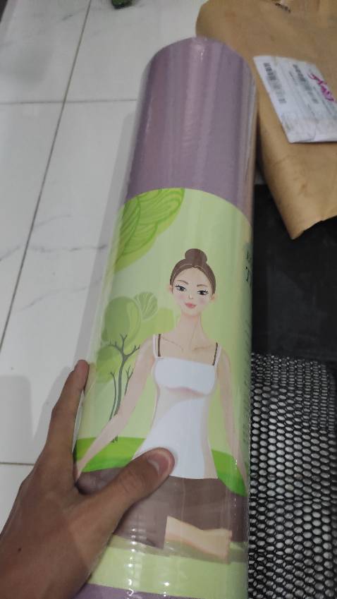 Mình đặt màu cam đen, giao lần đầu sai màu và mình đổi trả để đổi đúng, giao lần hai cũng sai màu. Lần này mình nhận nhưng mình thật sự thất vọng cách làm việc của shop và Tiki. Mình đợi hơn 15 ngày chỉ để đổi trả và cuối cùng cũng như không.