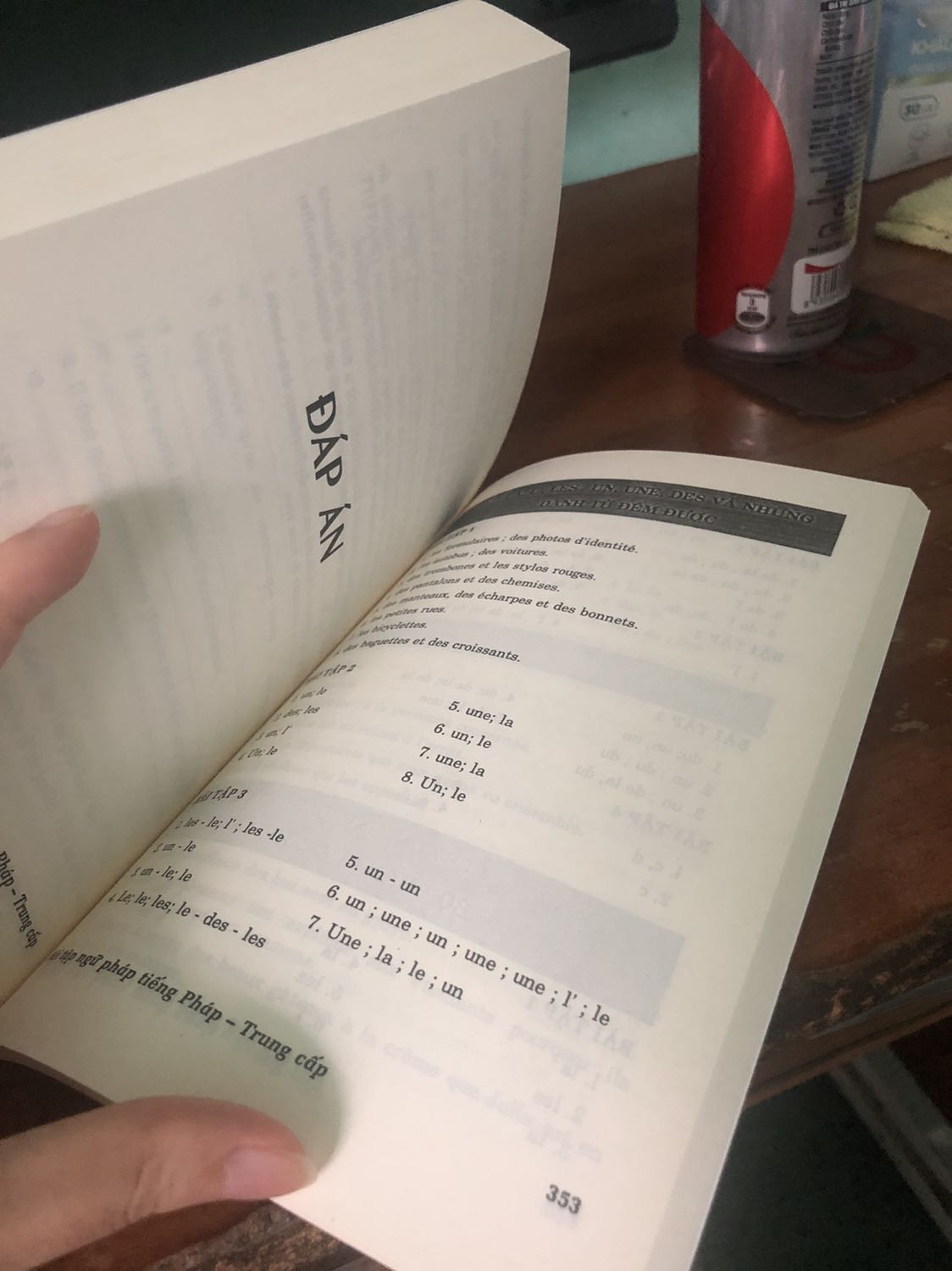 Giao hàng đầy đủ (mình mua cùng với cuốn bt trình độ sơ cấp và giáo trình tiếng pháp sơ cấp và trung cấp), nhưng đóng gói còn sơ sài