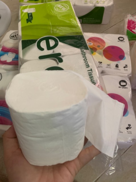 Khá mỏng xài nhanh hết cực kỳ luôn ko có bụi giấy, khăn asi tot hơn ero, khăn giấy indo gói nhỏ xài cũng nhanh hết lắm