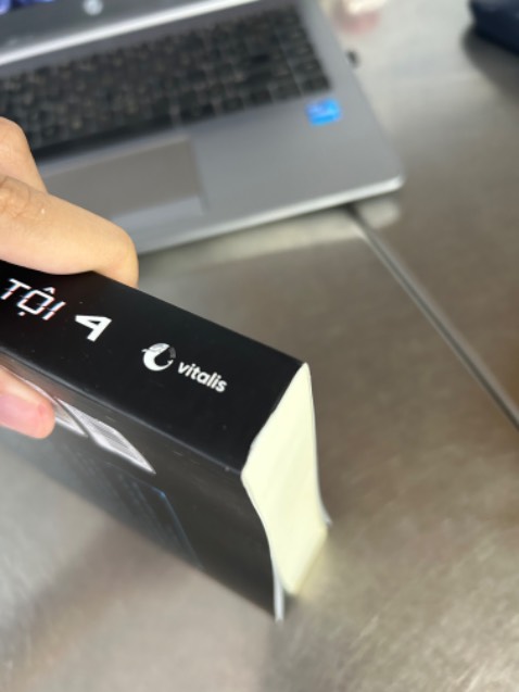 Bìa bị nhăn, gấp không đều