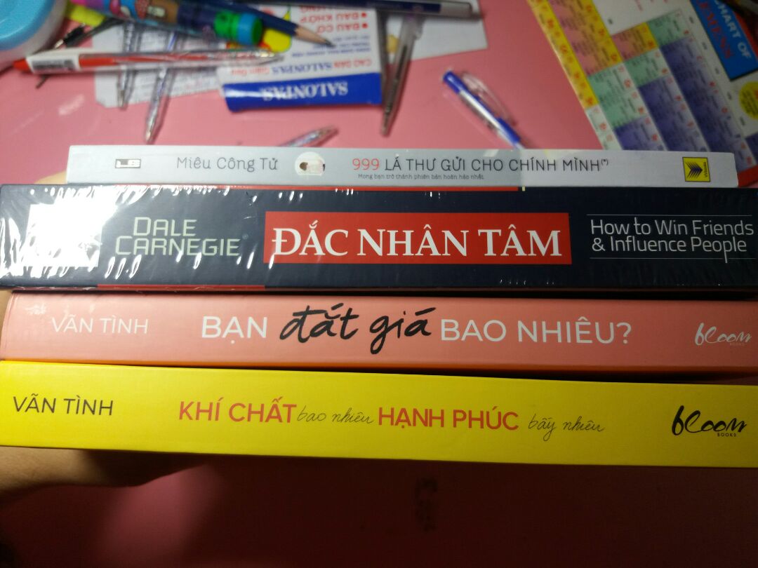 Từ trc đến giờ mình ch bh tin tưởng khi mua ở tiki hay ***. Đây là lần đầu tiên mình đặt hàng ở tiki và đúng là không làm mình thất vọng. sách rất chất lượng, mình mua hẳn 1 lúc 5 quyển, còn 1 quyển "tuổi trẻ đáng giá bao nhiêu" cho con bạn mượn rùi. Đắc nhân tâm có bọc giấy bóng bên ngoài đoàng hoàng, shop rất uy tín và cẩn thận! ??