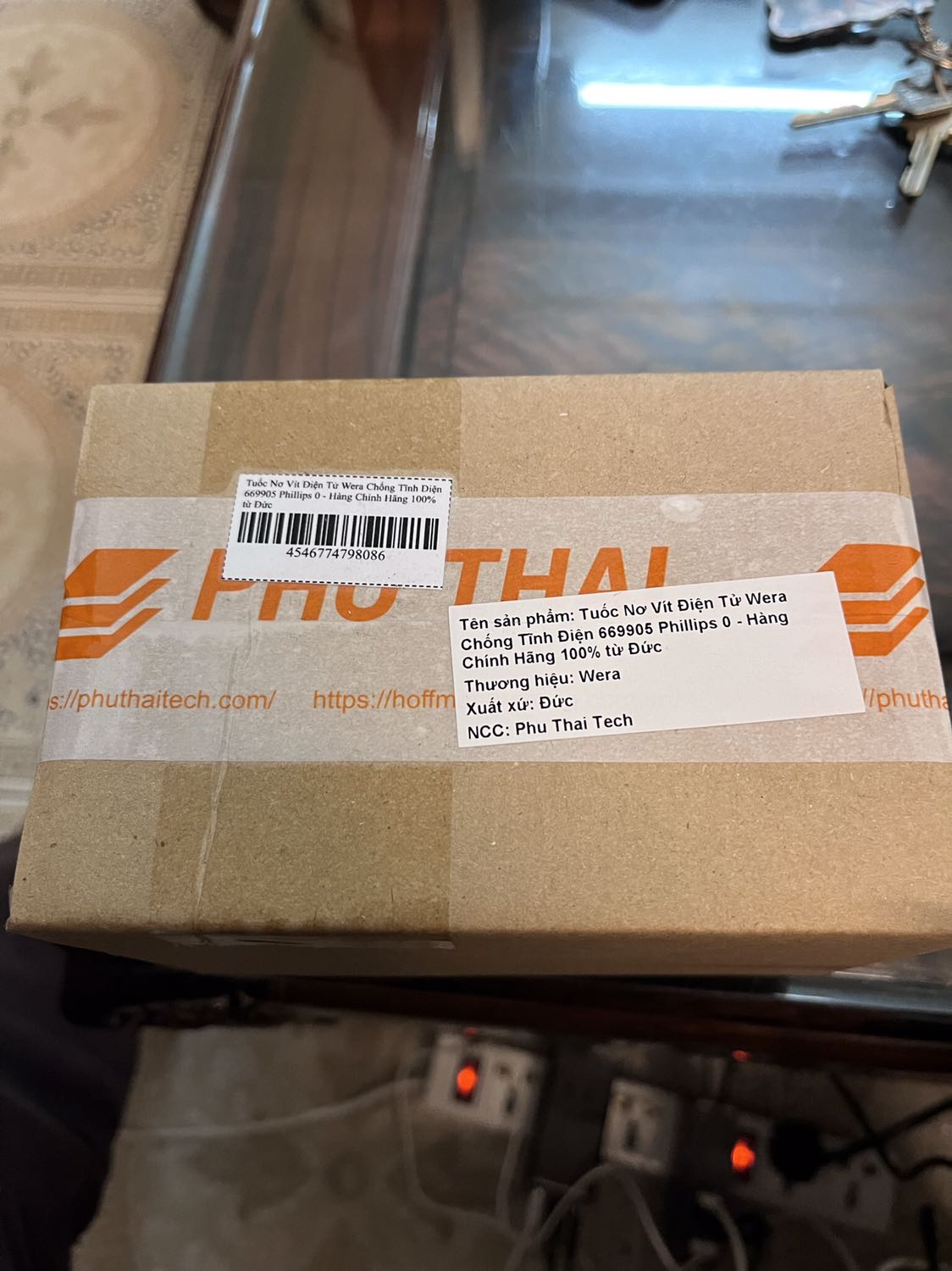 Sản phẩn rất chắc chắn, đẹp, có điều mua ba sản phẩm của Phuthai Tech thì chia làm hai đơn hàng, phiền hà chút.
