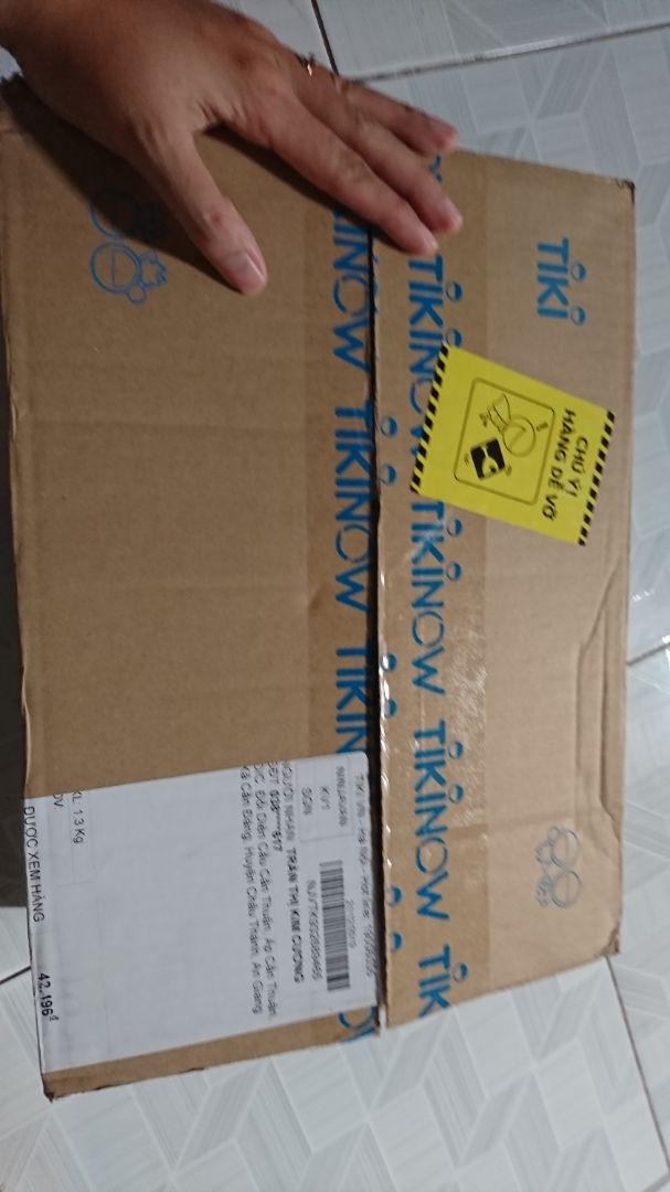 gói hàng cẩn thận chắc chắn, hàng k vỡ cái nào. quá đẹp và giao hàng nhanh nữa. chắc tốn tiền ủng hộ dài dài quá. đặt hàng trên này khá là an tâm, giá tốt hơn thị trường nhiều luôn. a giao hàng thì nói chn quá ư là lịch sự.  cho 5 sao nhe