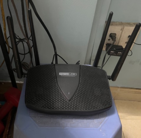 Dễ dàng lắp đặt và tinh chỉnh ban đầu, có hướng dẫn tiếng Việt, sóng rất mạnh và ổn định cho cả mạng 2.4Ghz và 5Ghz, nói chung là kg có gì để phàn nàn