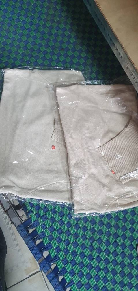 Mình đặt màu Ghi, nhưng giao cho mình màu kem, cần shop hỗ trợ Mình đặt màu Ghi, nhưng giao cho mình màu kem, cần shop hỗ trợ