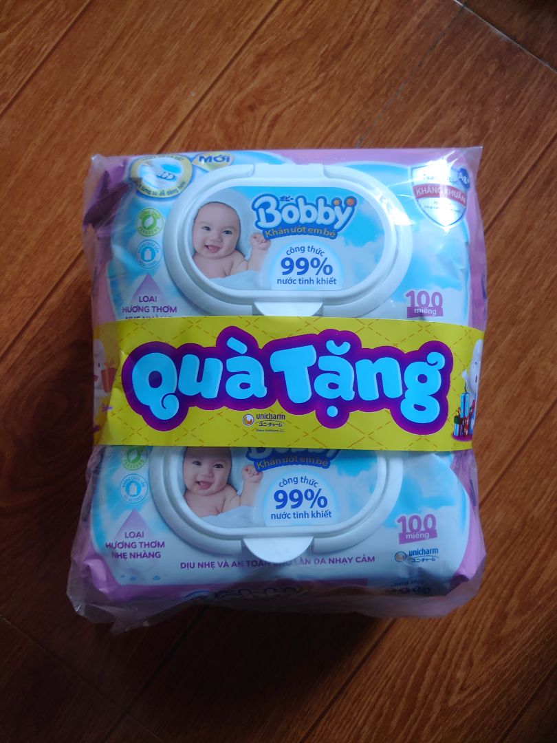 Đóng gói cẩn thận. Khăn ướt dùng khá là thích không gây rát da mặt, lau cũng rất sạch.