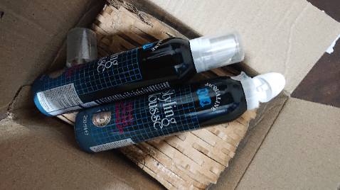 1 chai bị bung như thế này mà cũng giao được hả shop? 1 chai bị bung như thế này mà cũng giao được hả shop?