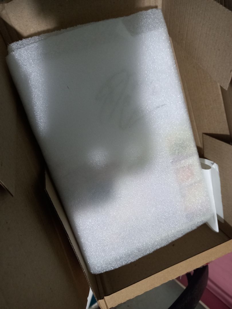 Phải nói là chưa bao giờ thất vọng về fahasha lun. Shipper dễ thương, sách ko gấp nếp đc bọc bằng miếng xốp. Nhân dịp fahasha 7.7 nên hốt đc e về dù là ra lâu r nhưng giờ mới dành dụm mua được lun á.Sẽ ủng hộ fahasha dài dài.?????