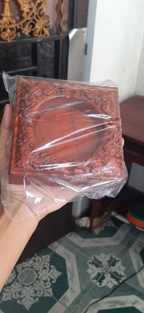 to hơn mình nghĩ. đẹp. giá tốt. chắc chắn khảm chạm khâc ổn.mình hài lòng