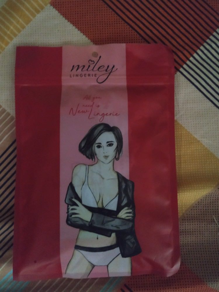 Chất lượng sản phẩm tuyệt vời giao hàng nhanh như tia chớp cảm ơn shop
Quần dẹp mát, Đường mau tinh tế, sắc xảo