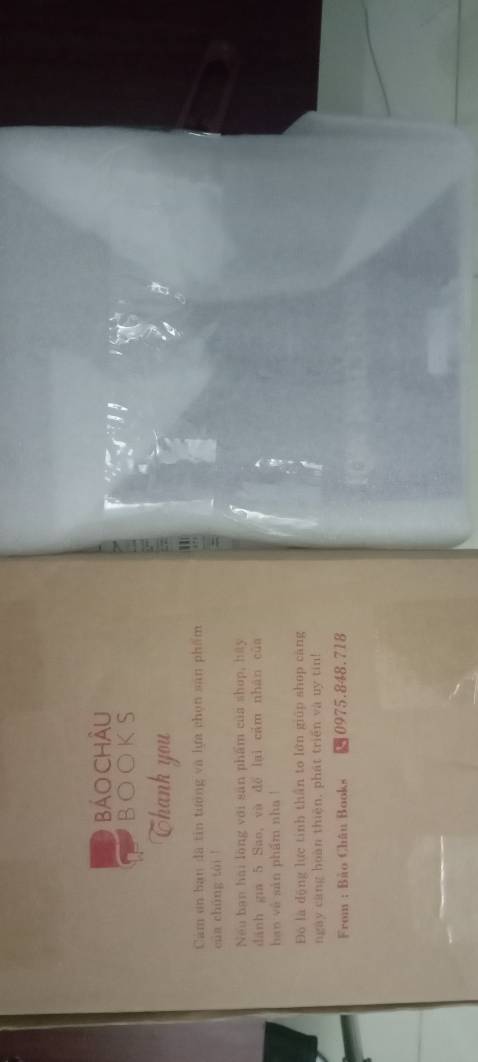 Dù chỉ 1 quyến sách nhưng shop rất chu đáo trong việc gói hàng cẩn trọng đến tay khách hàng, mong shop luôn mãi giữ vững được sự chu đáo này kể cả khi mở rộng và lớn hơn nhé