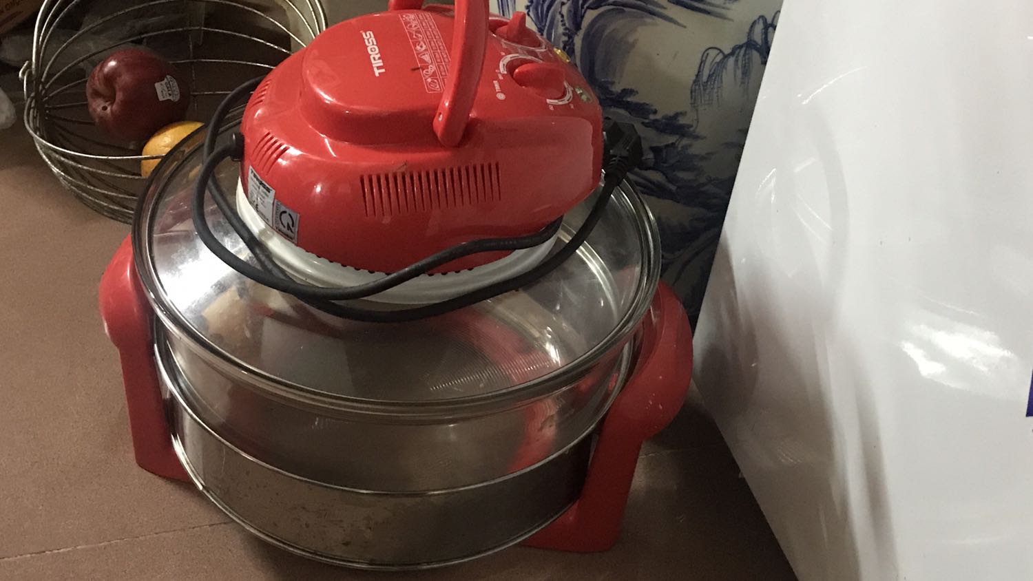 Thời gian ship hàng của Tiki thì cực nhanh luôn rồi
Đóng gói sản phẩm kĩ càng
Sản phẩm dễ sử dụng với 2 nút chức năng và dung tích chứa vừa gà hoặc vịt để mình nướng được nguyên con
Rất tuyệt vời!