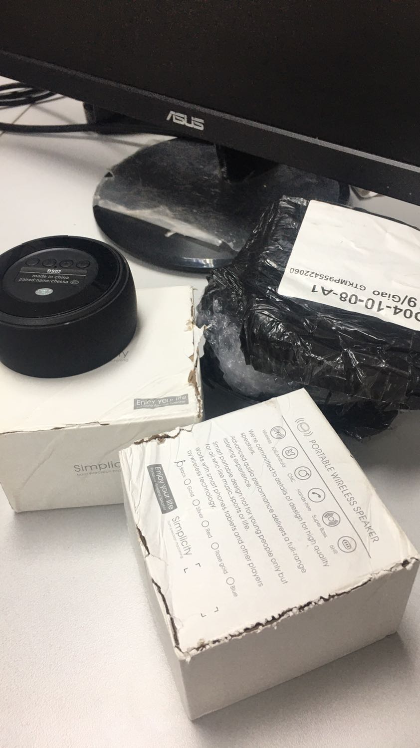 Sản phẩm cực kỳ cũ
Mua hàng mấy trăm đơn của tiki rồi mà giờ hoàn toàn thất vọng:
Tất cả đều cũ, hộp thì mục nát.
Chất âm không hay. Cách đóng gói thì khá tệ, không có thẩm mỹ tí nào.
Mong tiki kiểm tra hàng trước khi giao cho khách
1 sao dành cho đơn hàng này